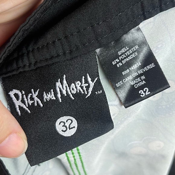 Rick and Morty Pickle Rick unlined board shorts size 32 - Picture 3 of 3